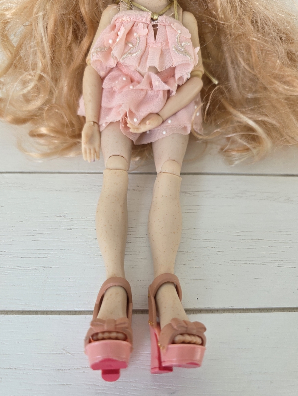 Rainbow High Victoria Whitman Fashion Doll MGA Entertainment 10" - Picture 4 of 9